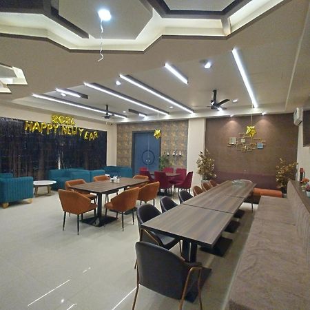 The Imperial Hotel And Convention Centre Kanpur Dış mekan fotoğraf