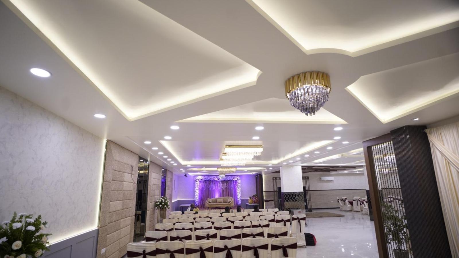 The Imperial Hotel And Convention Centre Kanpur Dış mekan fotoğraf