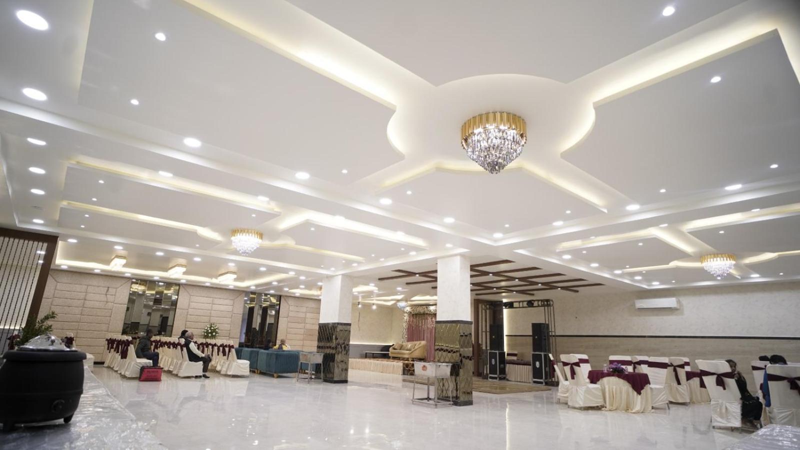 The Imperial Hotel And Convention Centre Kanpur Dış mekan fotoğraf