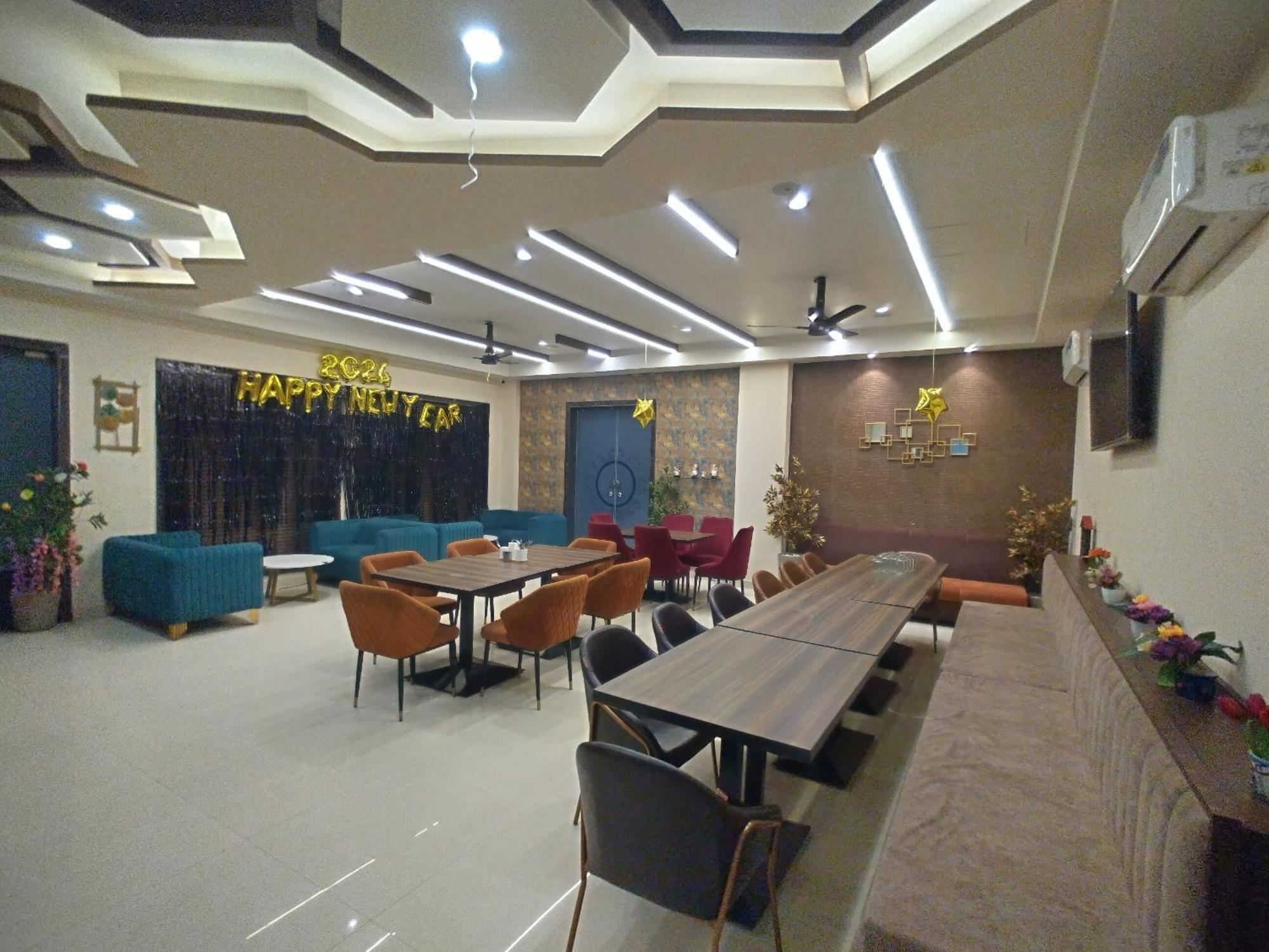 The Imperial Hotel And Convention Centre Kanpur Dış mekan fotoğraf