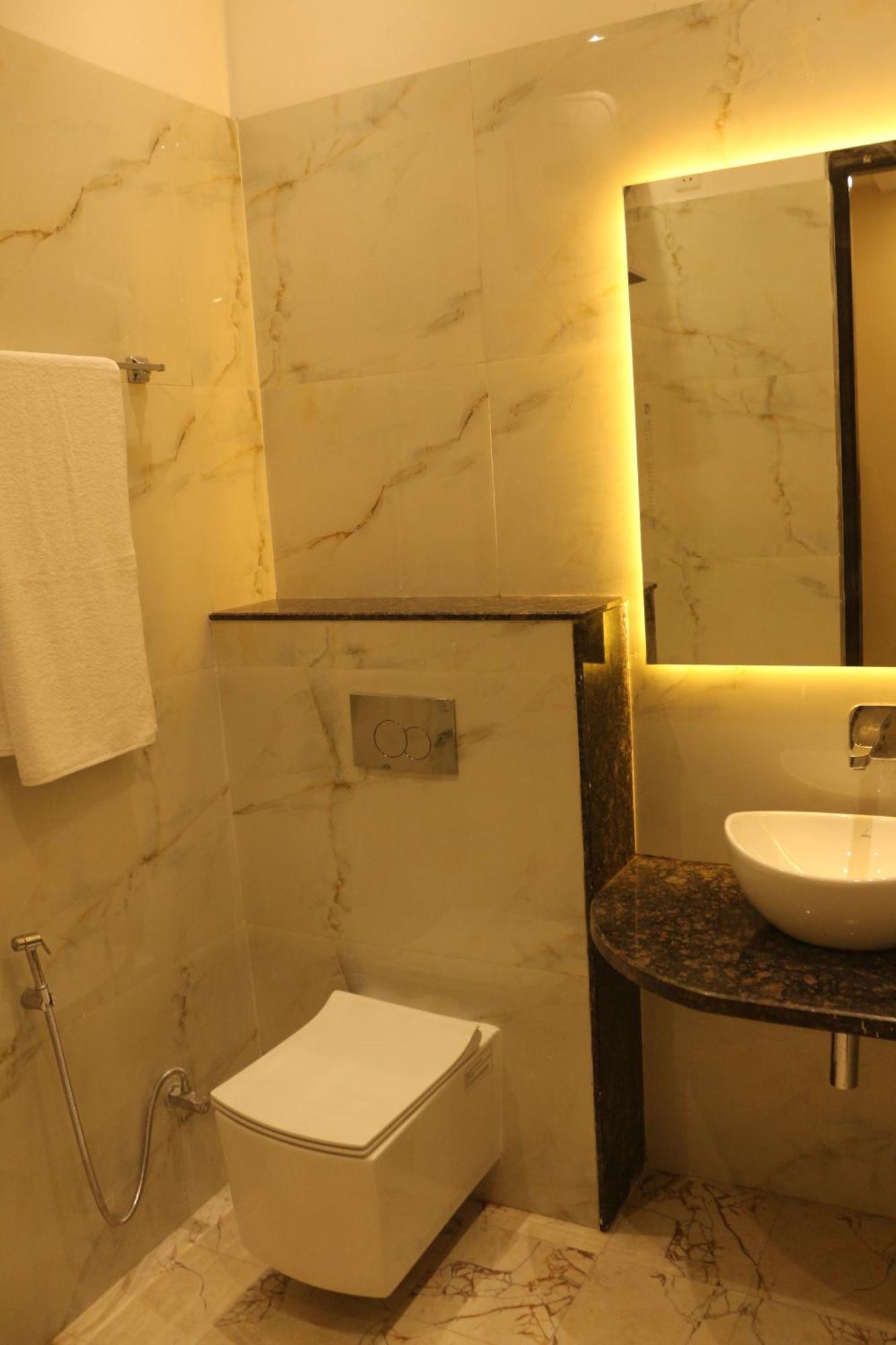 The Imperial Hotel And Convention Centre Kanpur Dış mekan fotoğraf