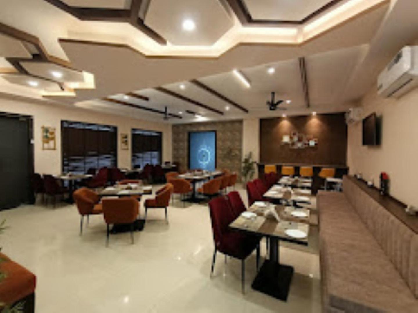 The Imperial Hotel And Convention Centre Kanpur Dış mekan fotoğraf