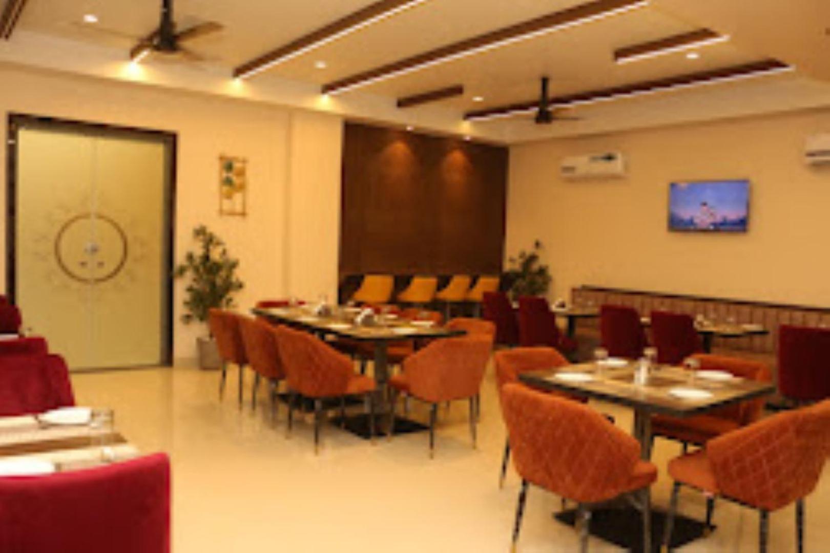 The Imperial Hotel And Convention Centre Kanpur Dış mekan fotoğraf